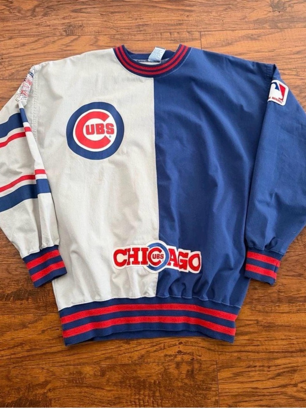 Vintage 90s Champion Chicago Cubs MLB Two-Tone Crewneck Sweatshirt